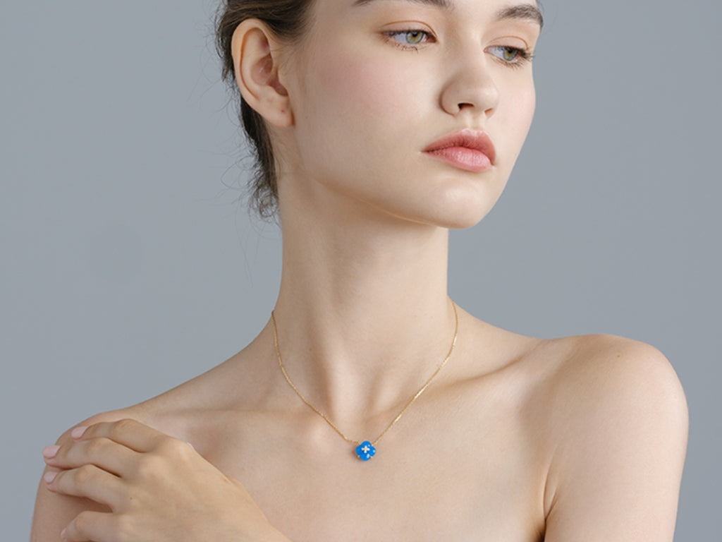 Blauer Chalcedon und Diamant-Halskette