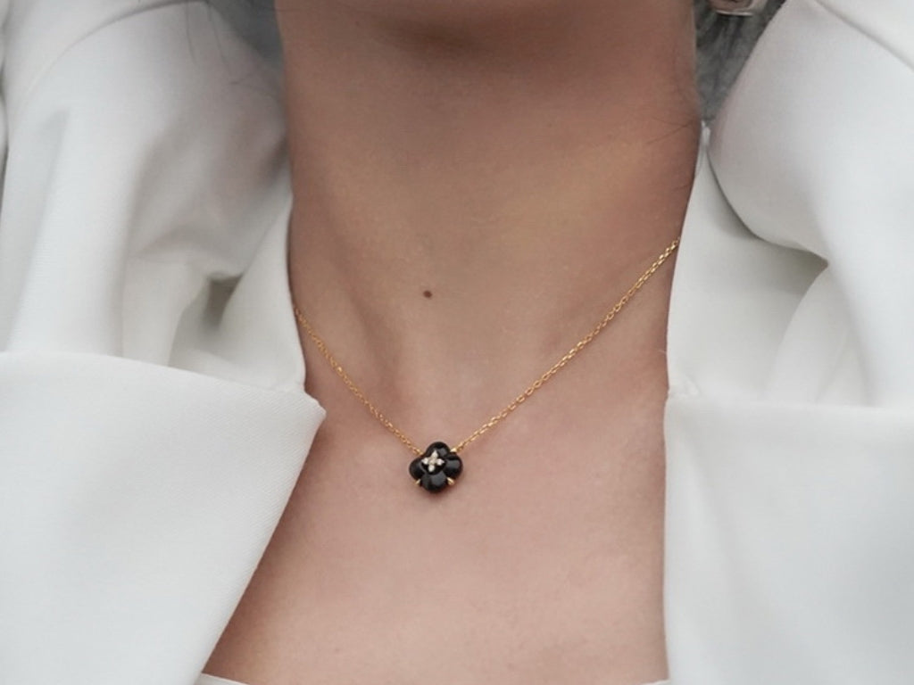 Onyx und Diamant-Halskette
