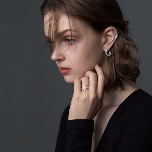 GALAXY - Curved Star Earrings